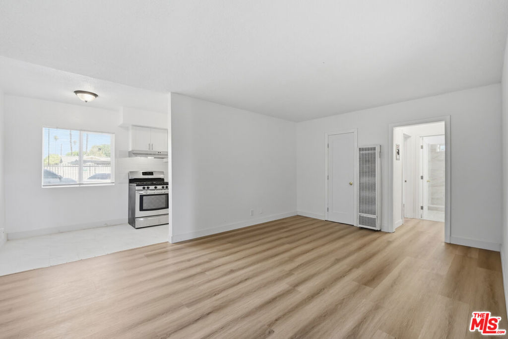1127 E Garvey Avenue Property Photo 8