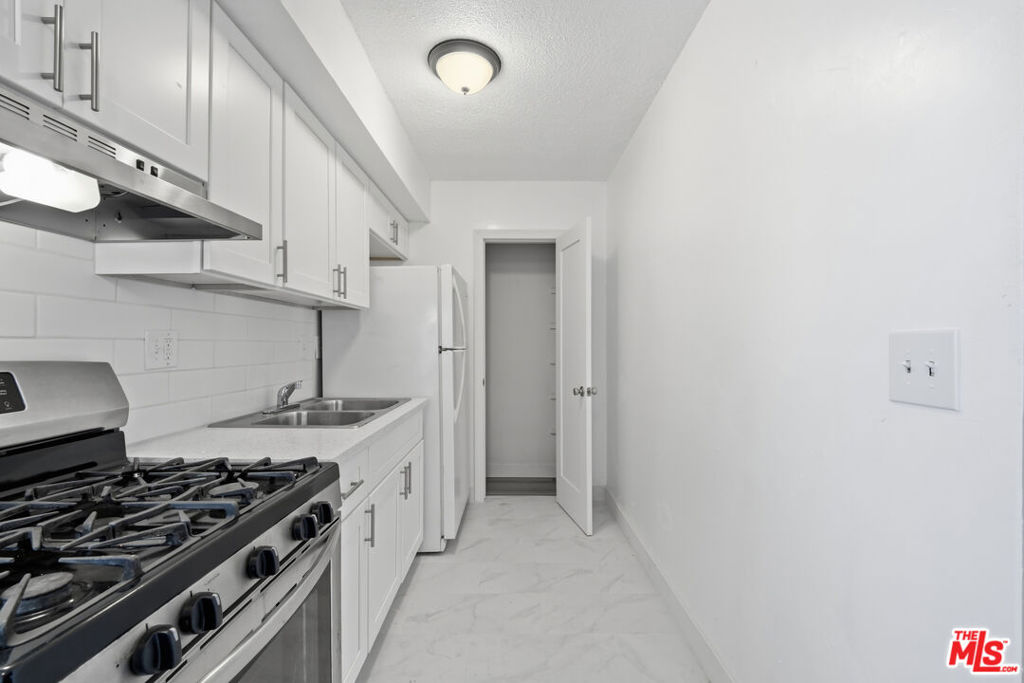 1127 E Garvey Avenue Property Photo 10