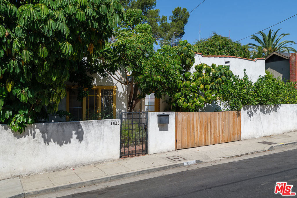 1633 Lemoyne Street Property Photo 2