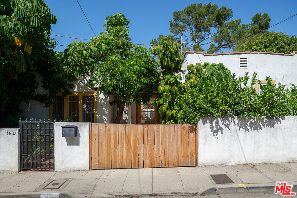 1633 Lemoyne Street Property Photo 3