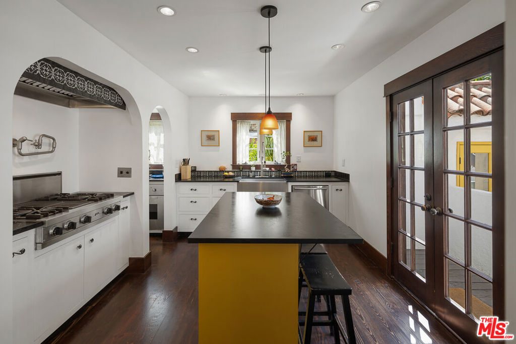 1633 Lemoyne Street Property Photo 21