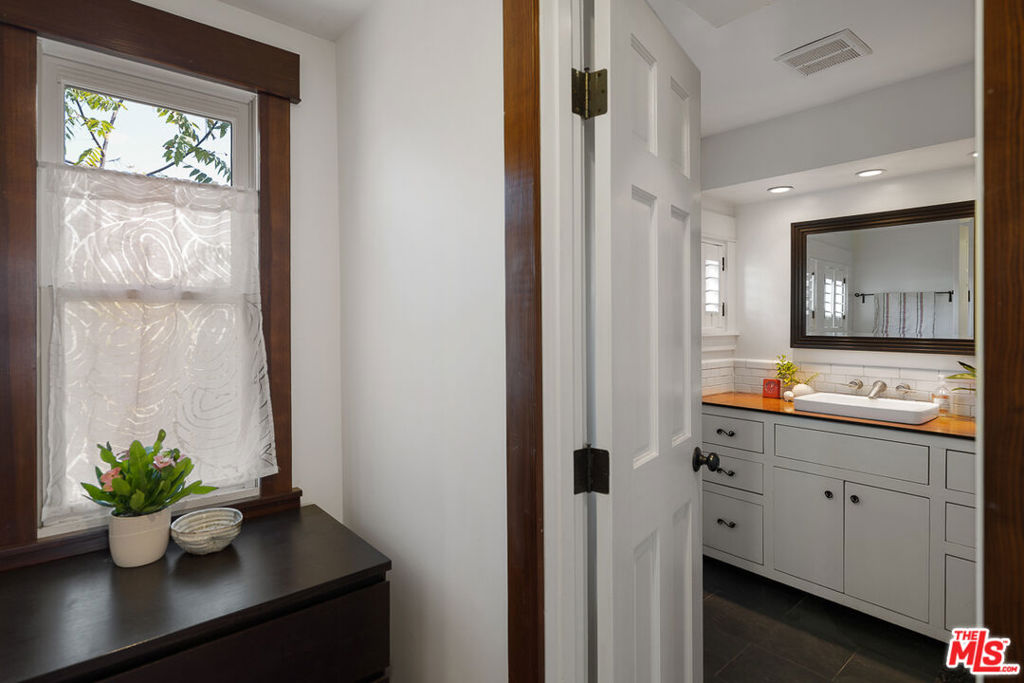 1633 Lemoyne Street Property Photo 33