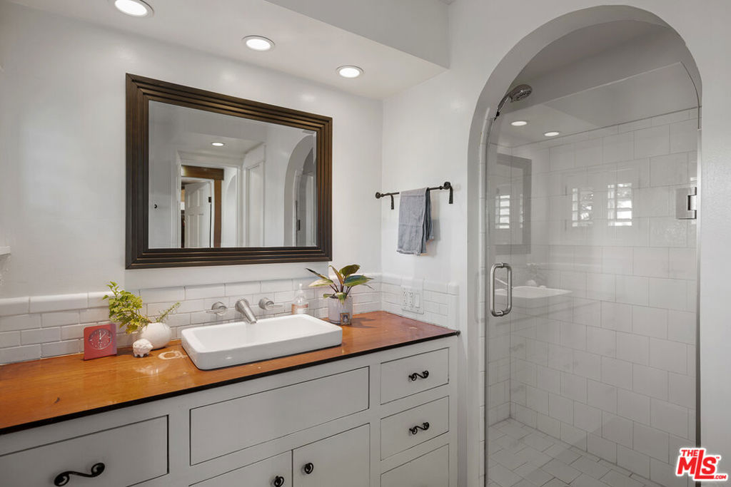 1633 Lemoyne Street Property Photo 34