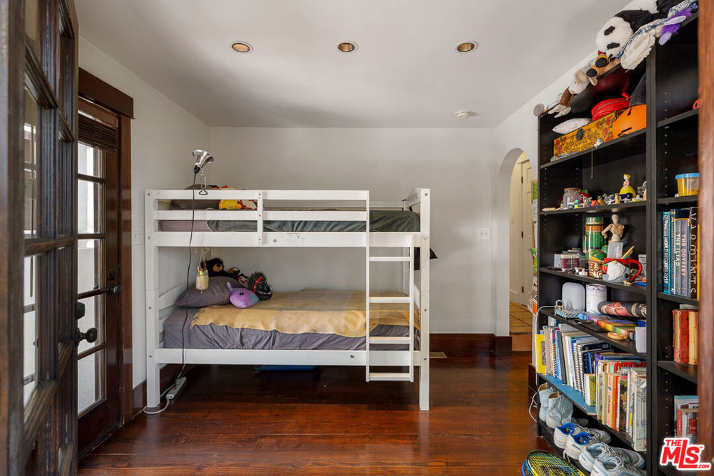 1633 Lemoyne Street Property Photo 48