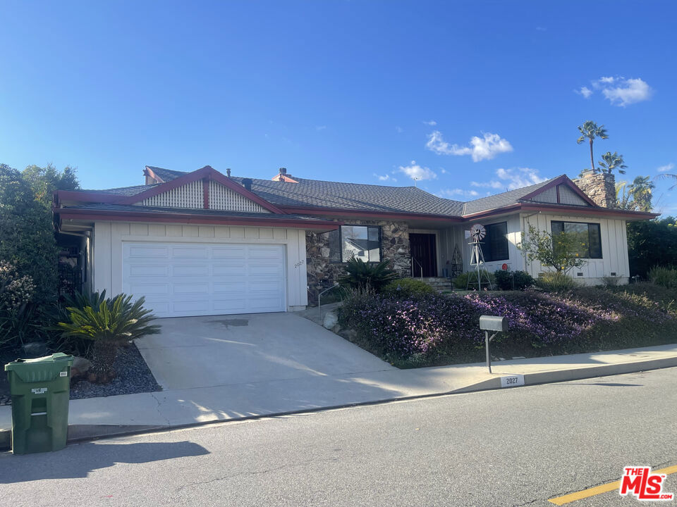 2027 Westridge Road Property Photo 1