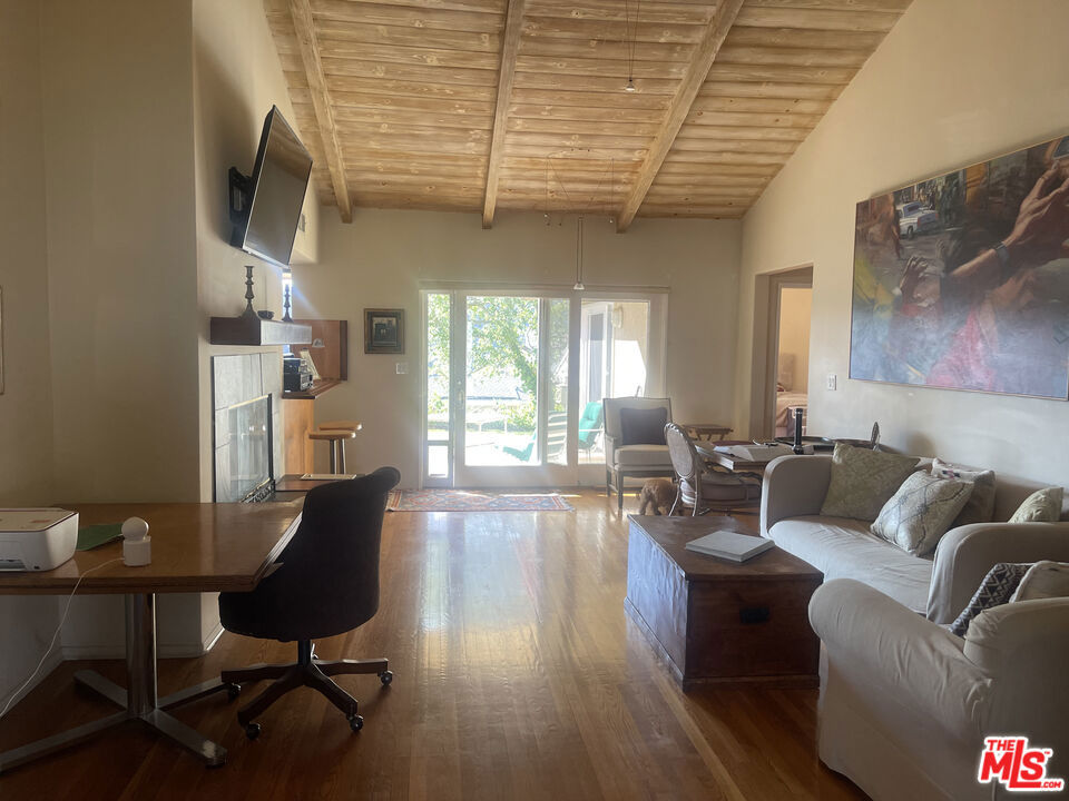 2027 Westridge Road Property Photo 6