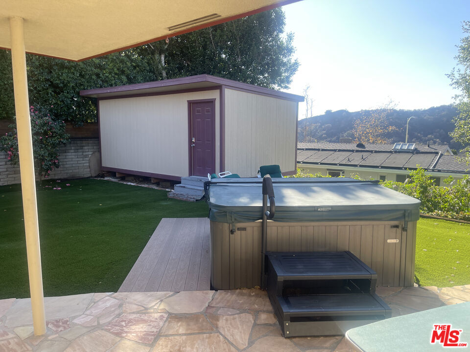 2027 Westridge Road Property Photo 25