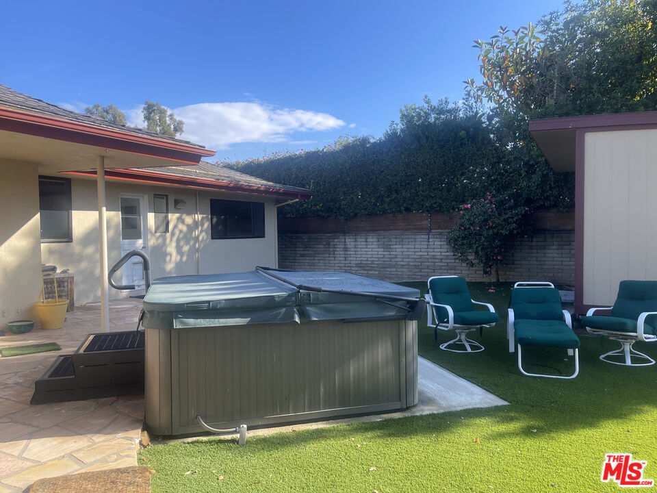 2027 Westridge Road Property Photo 28