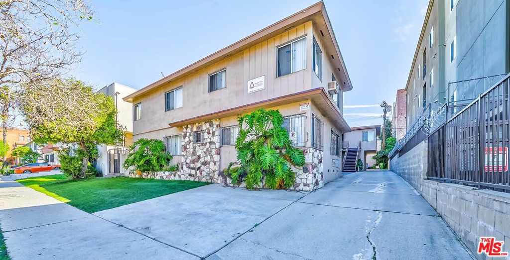 838 S Gramercy Place Property Photo 1