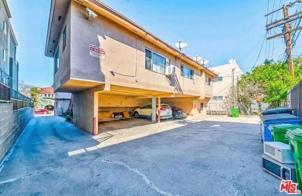 838 S Gramercy Place Property Photo 6