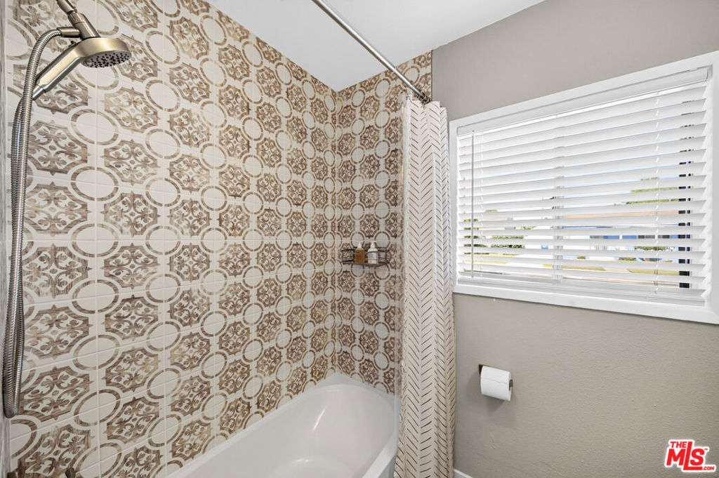 11820 Rose Hedge Drive Property Photo 18