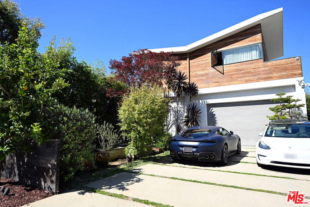 3272 Grand View Boulevard Property Photo