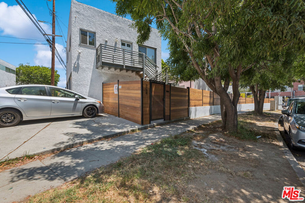 254 5th Avenue Property Photo 1