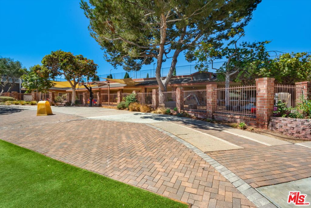 6375 Green Valley Circle 206 Property Photo 25