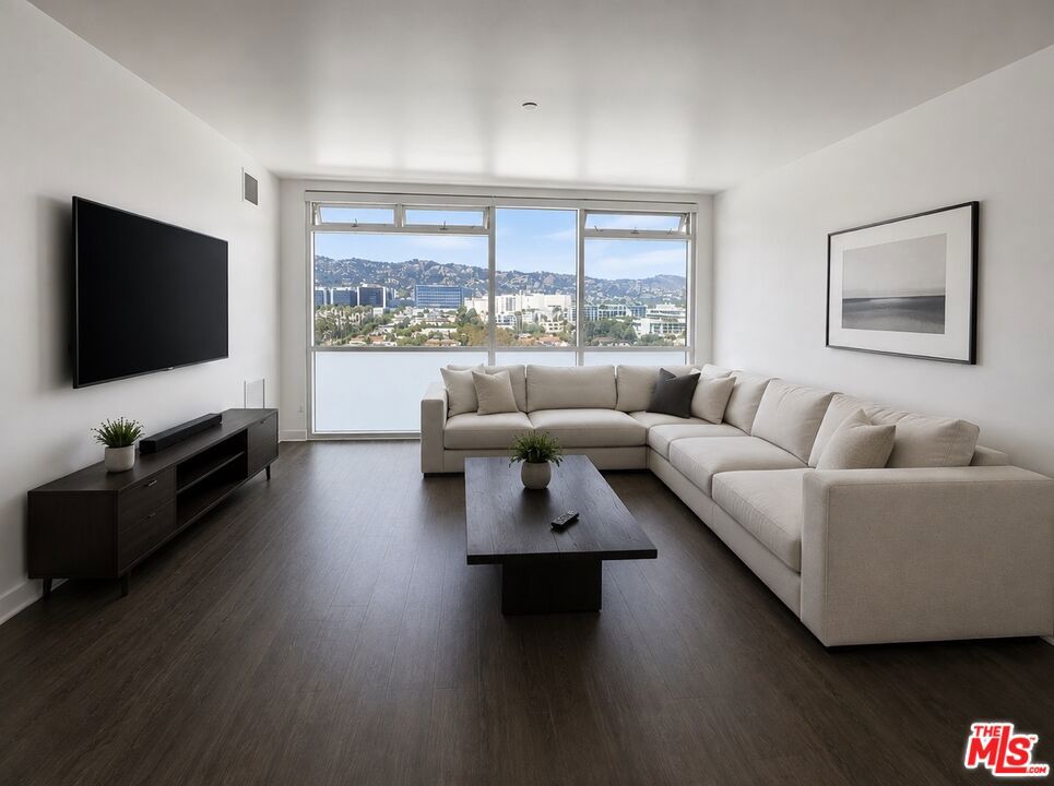 8601 Wilshire Blvd 1004 Property Photo 1