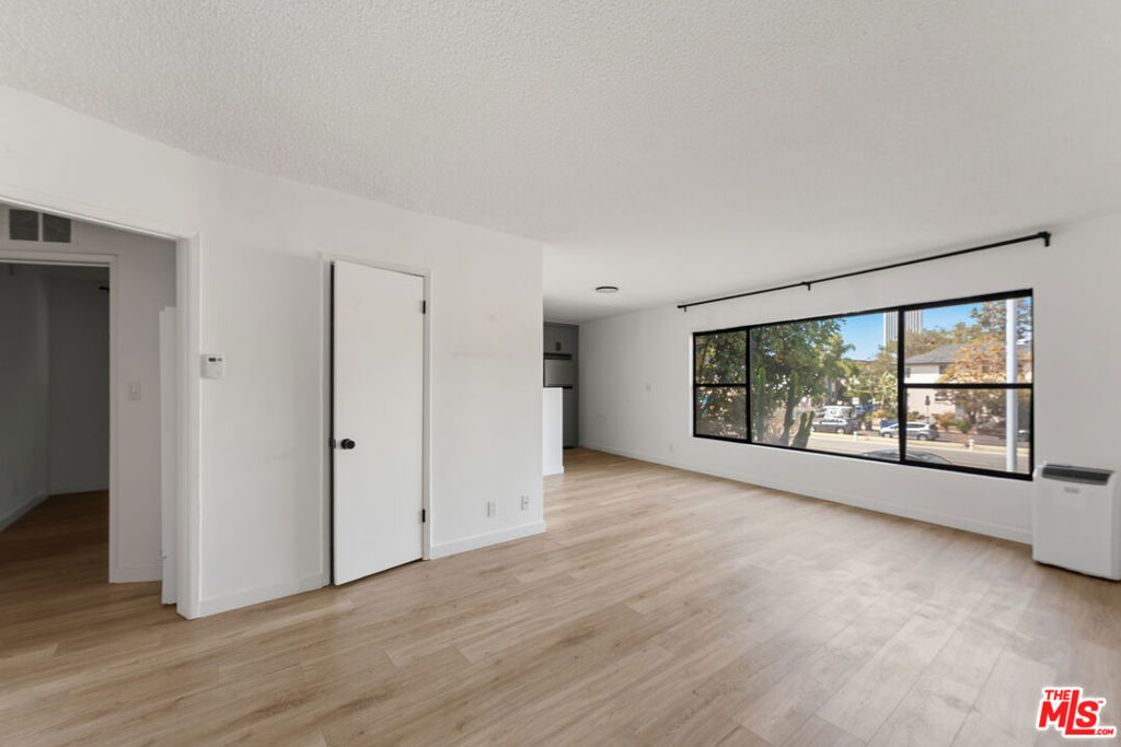 5810 San Vicente Boulevard Property Photo 16