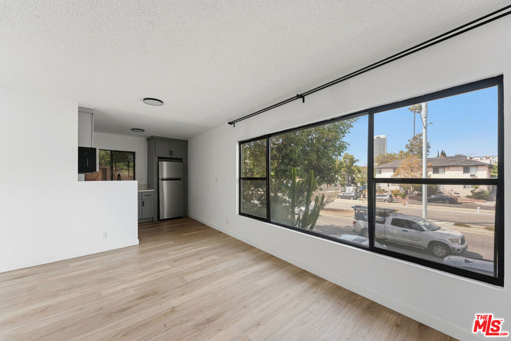 5810 San Vicente Boulevard Property Photo 17