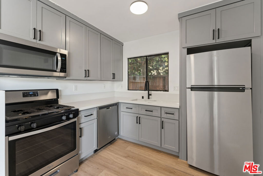 5810 San Vicente Boulevard Property Photo 20