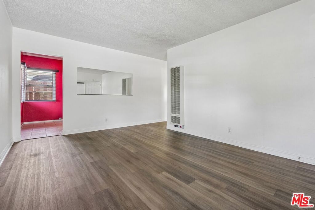 11335 Califa Street Property Photo 6