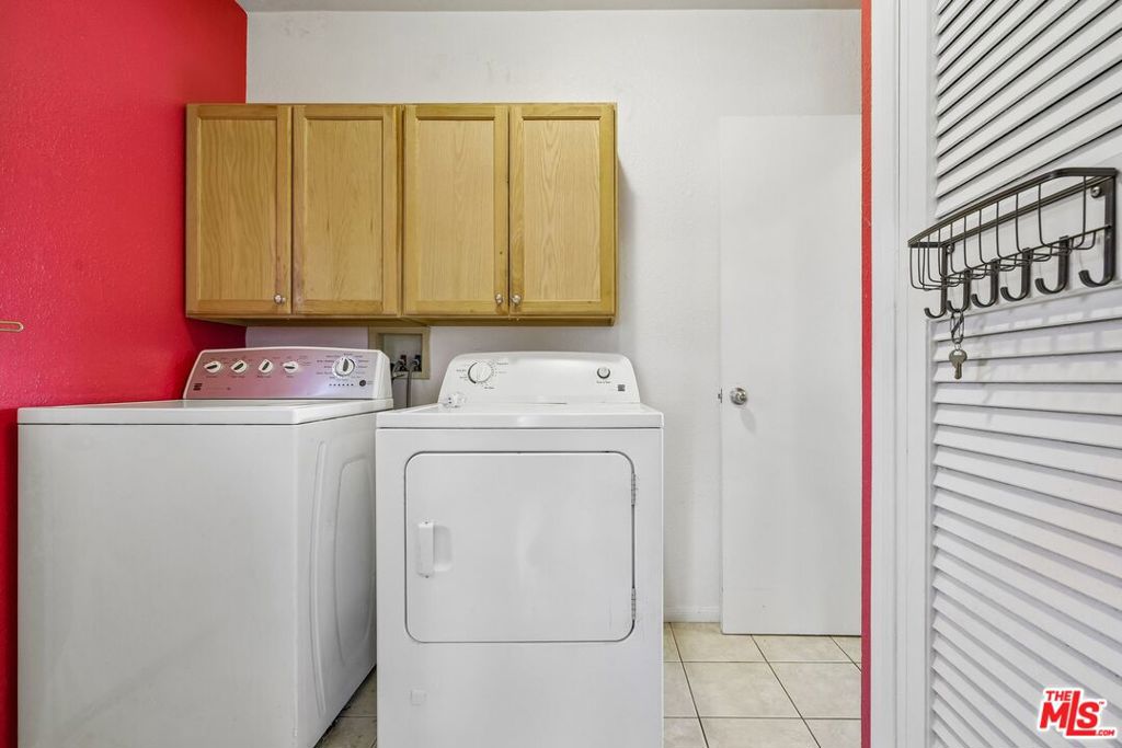 11335 Califa Street Property Photo 11