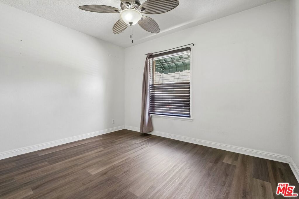 11335 Califa Street Property Photo 14