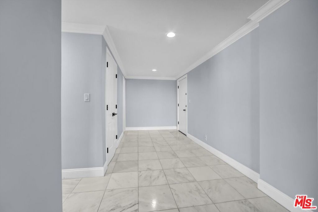 7560 Hollywood Boulevard 303 Property Photo 8