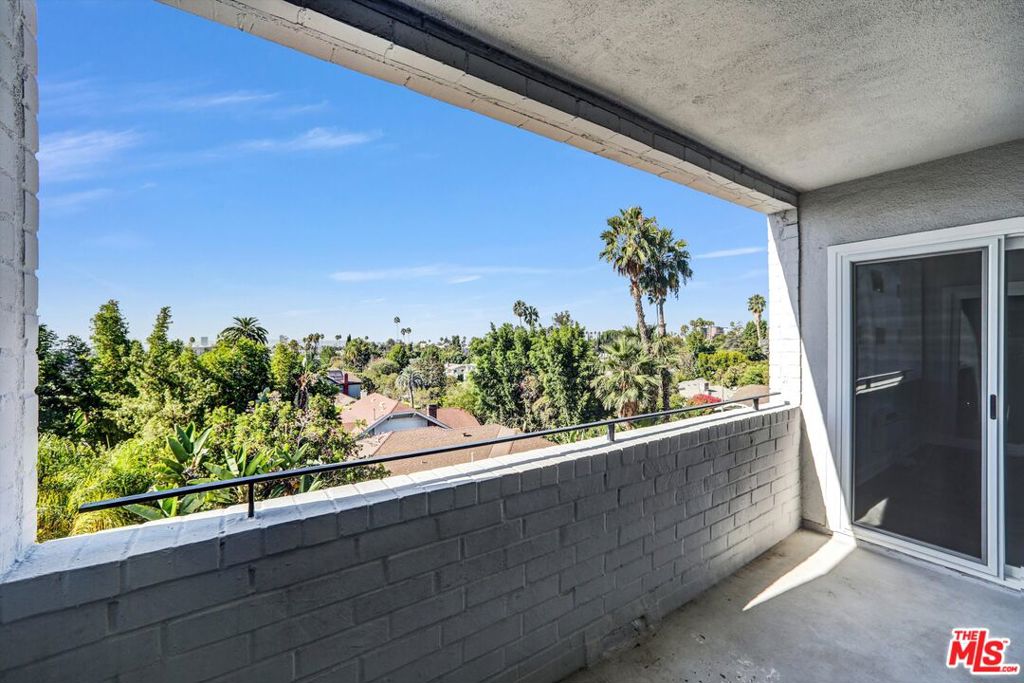 7560 Hollywood Boulevard 303 Property Photo 17