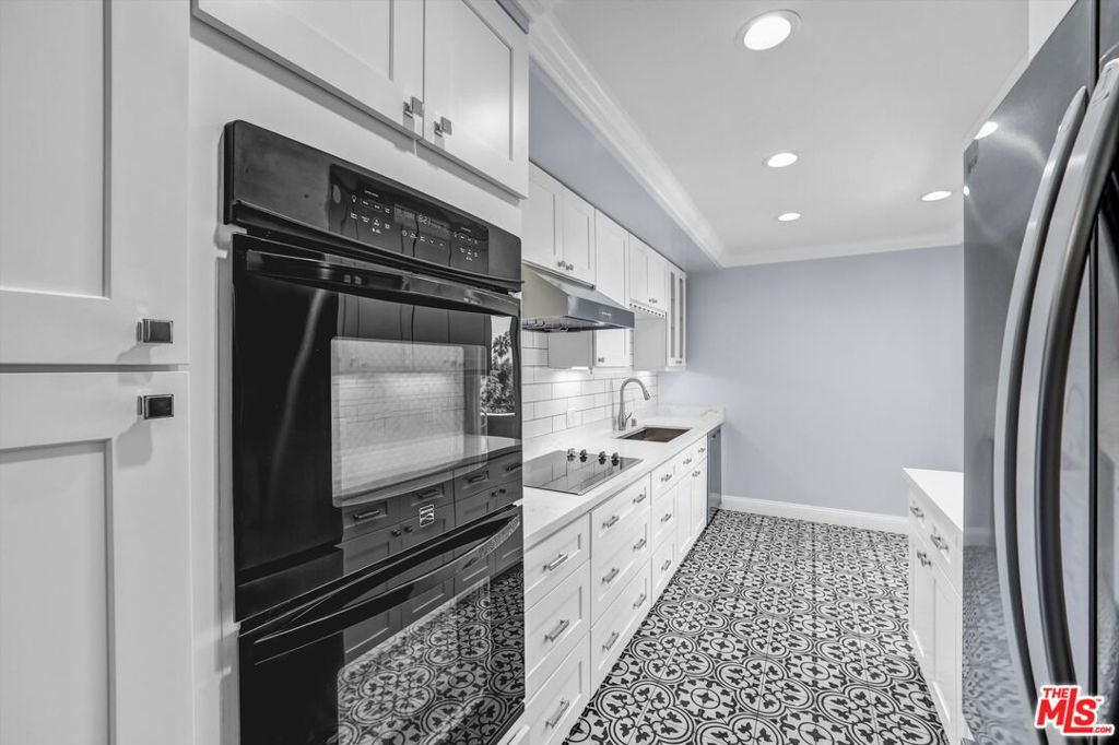 7560 Hollywood Boulevard 303 Property Photo 20