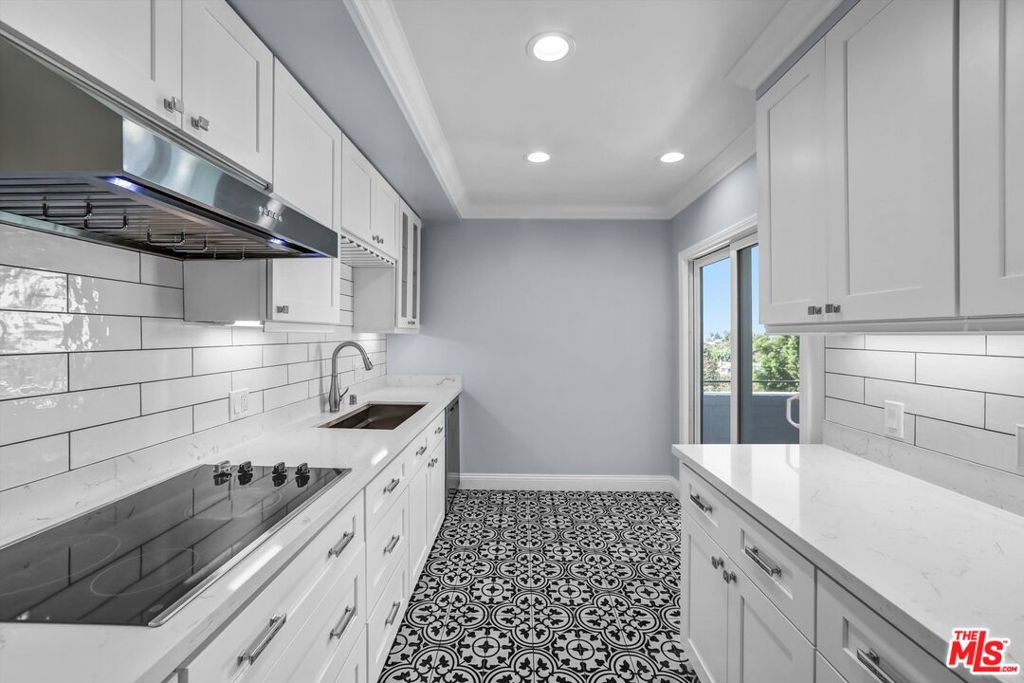 7560 Hollywood Boulevard 303 Property Photo 21