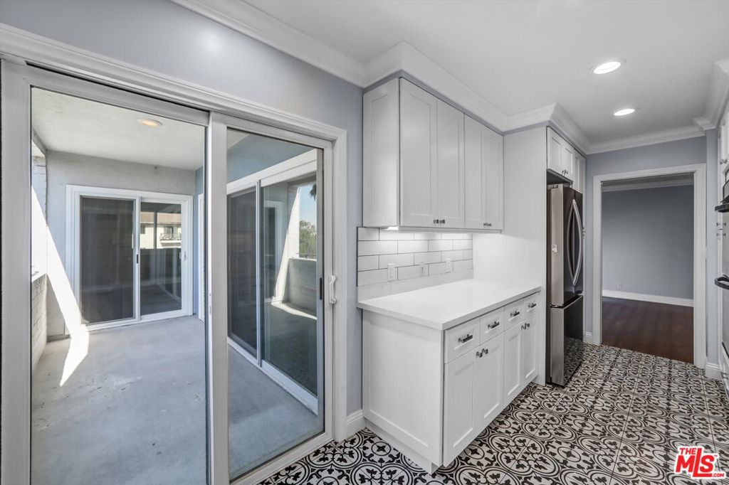 7560 Hollywood Boulevard 303 Property Photo 23