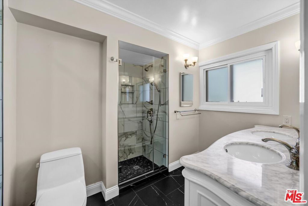 7560 Hollywood Boulevard 303 Property Photo 25