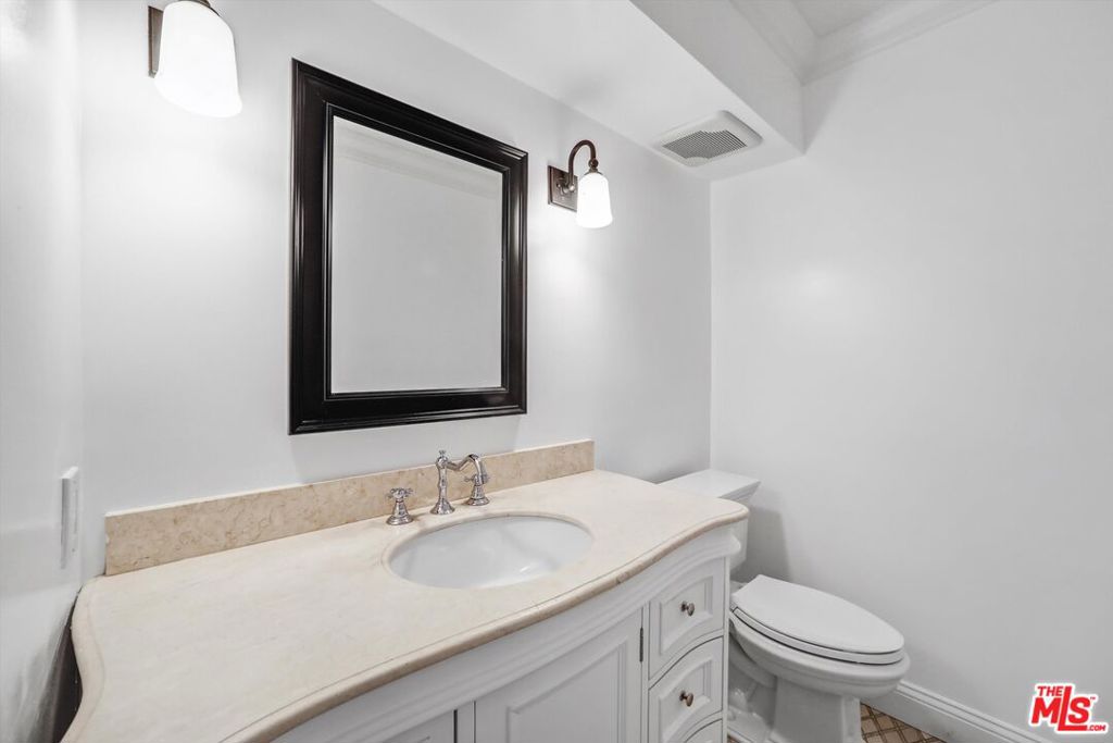 7560 Hollywood Boulevard 303 Property Photo 27