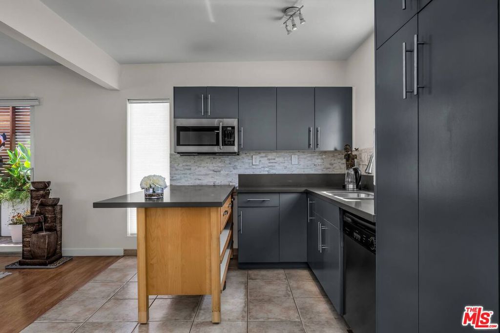 34 Anchorage Street Property Photo 36