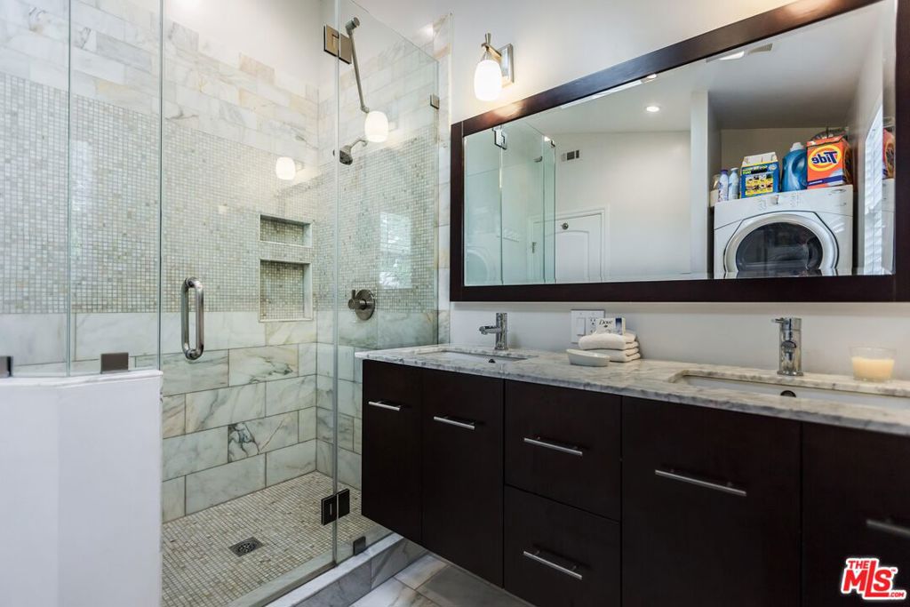 4409 Irvine Avenue Property Photo 18