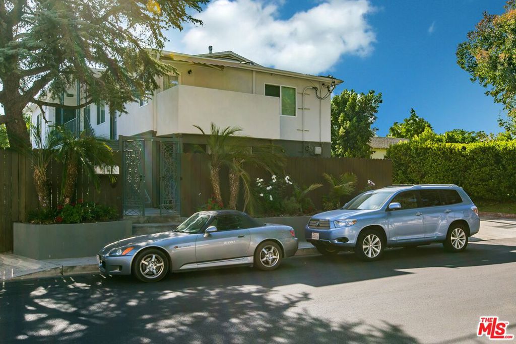 4409 Irvine Avenue Property Photo 24