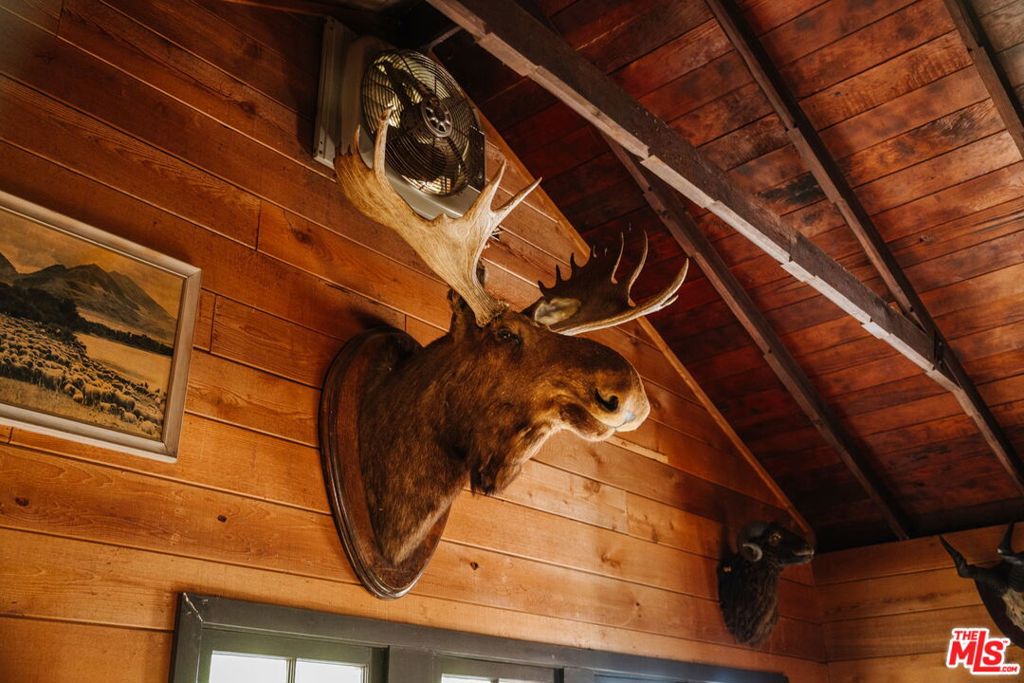 21007 Waveview Drive Property Photo 9