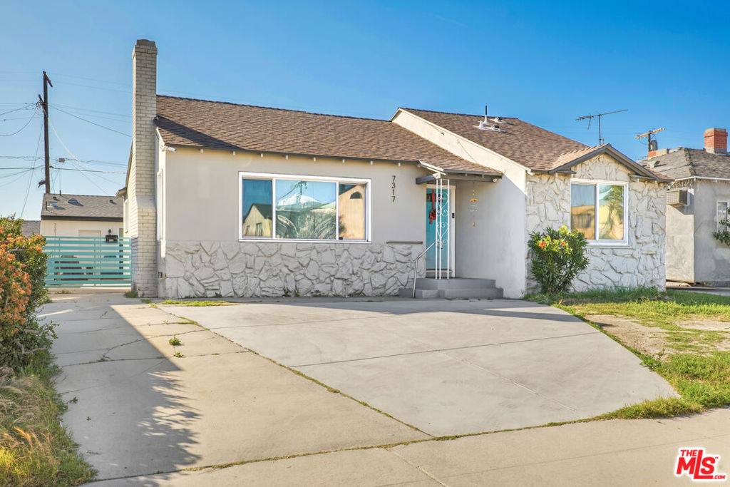 7317 Tujunga Avenue Property Photo 1