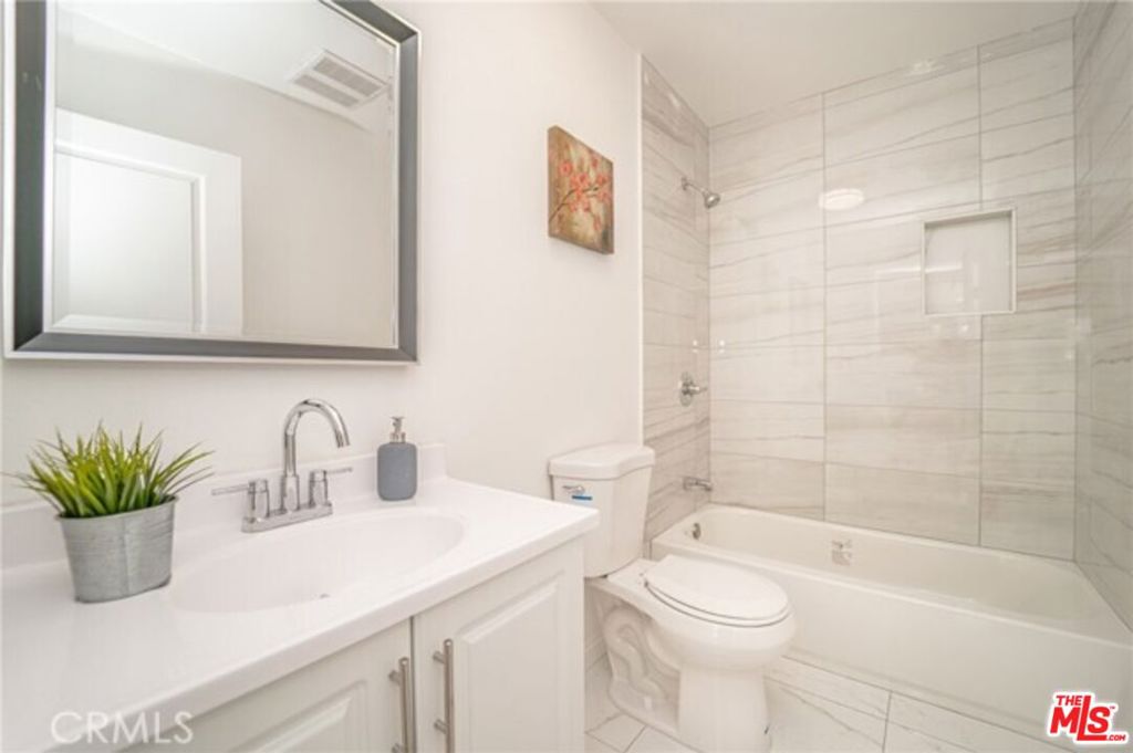 7317 Tujunga Avenue Property Photo 11
