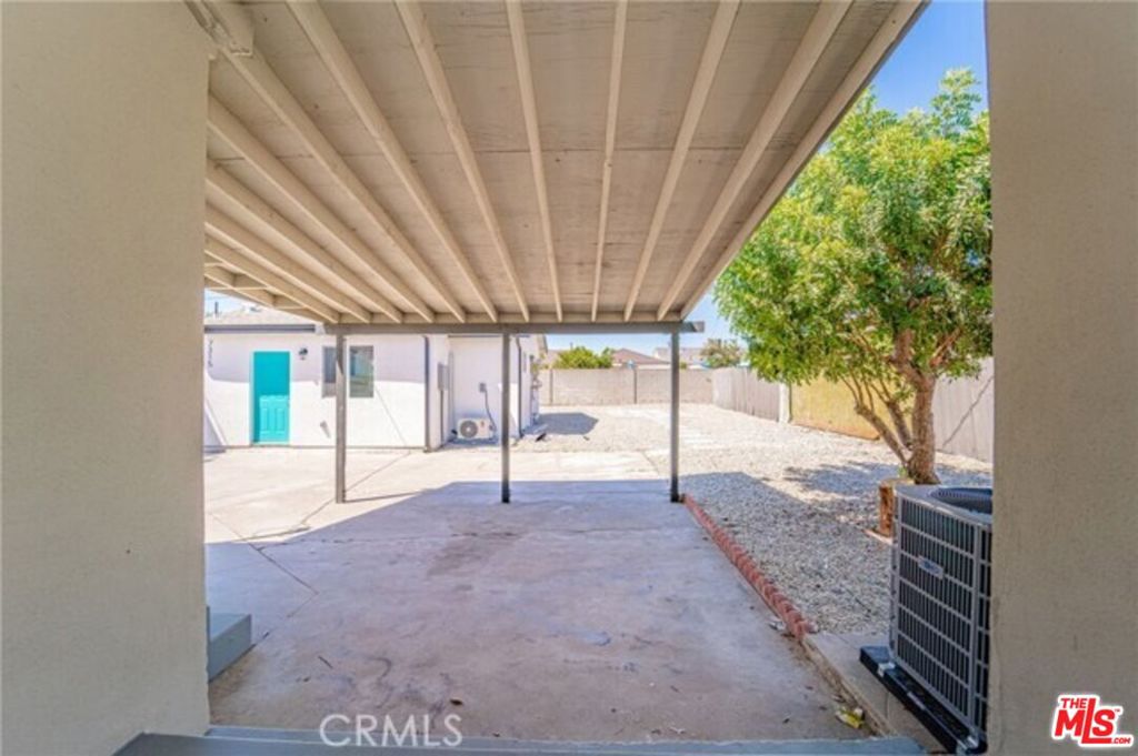 7317 Tujunga Avenue Property Photo 15