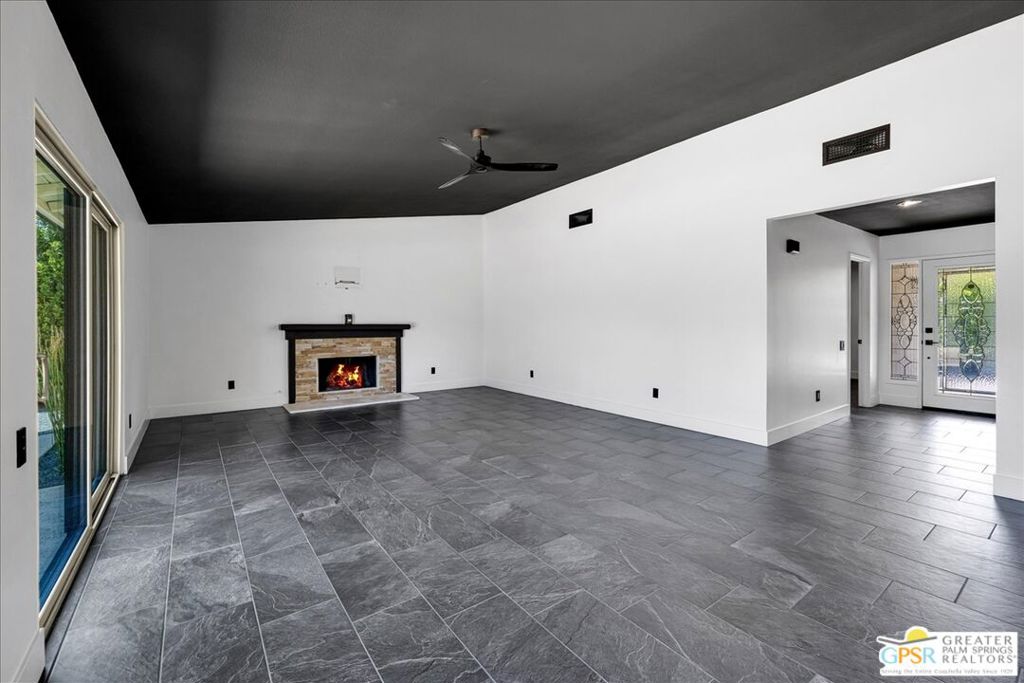 3190 E Loma Vista Circle Property Photo 17