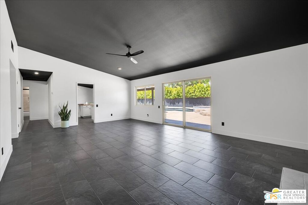 3190 E Loma Vista Circle Property Photo 18