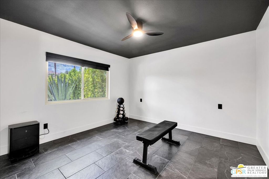 3190 E Loma Vista Circle Property Photo 28