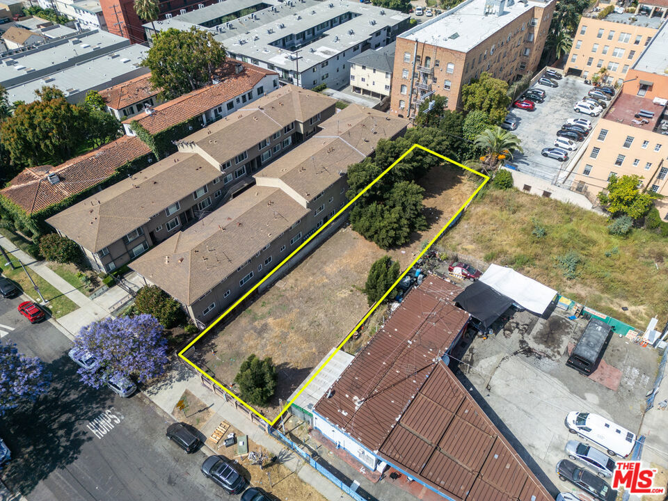 1853 Garfield Place Property Photo 1