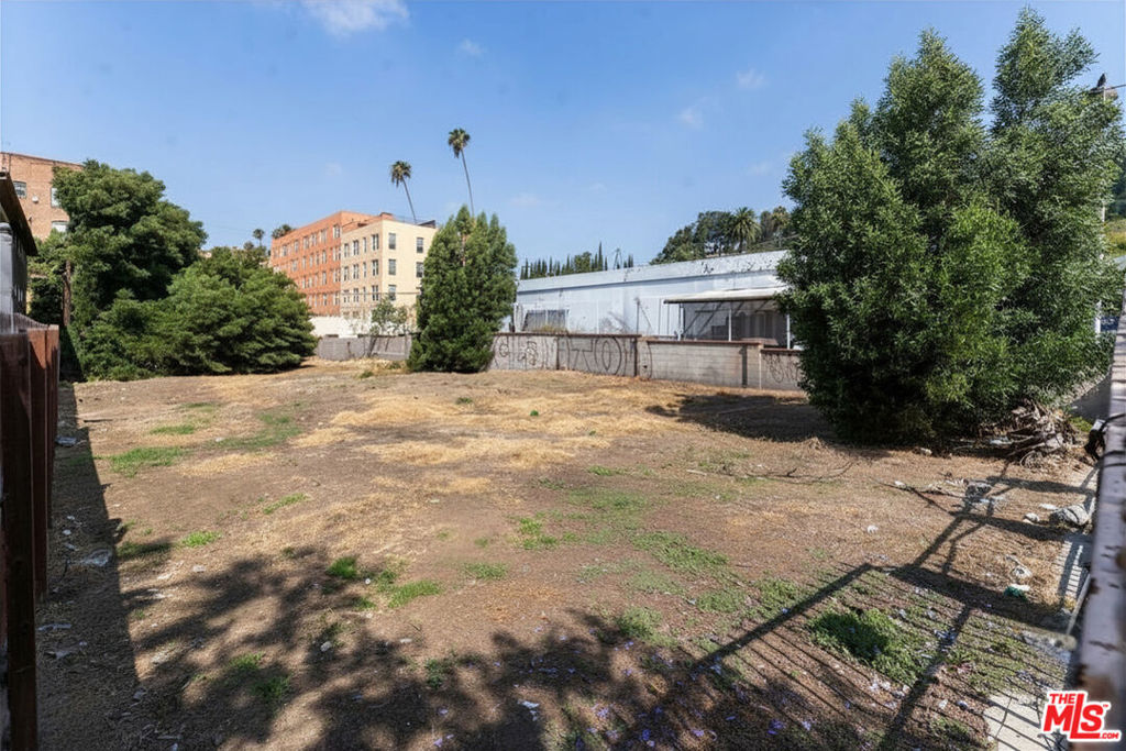 1853 Garfield Place Property Photo 3