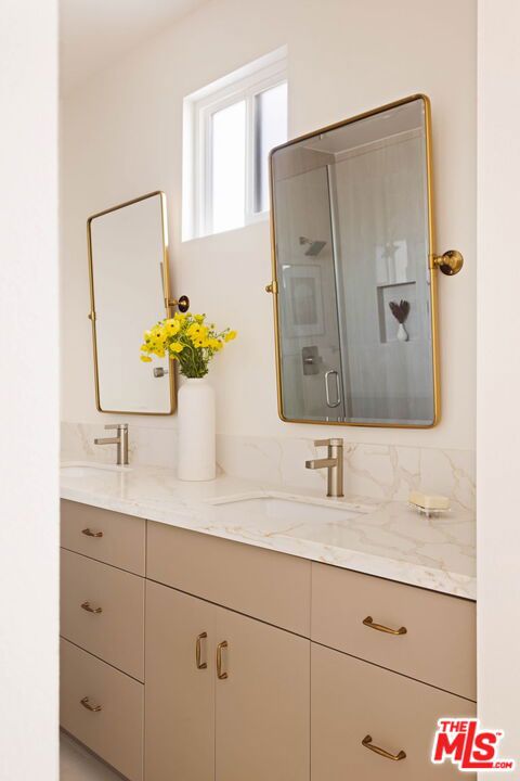 1544 Chia Way Property Photo 11