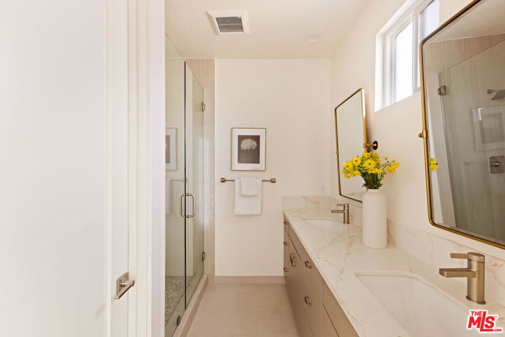 1544 Chia Way Property Photo 12