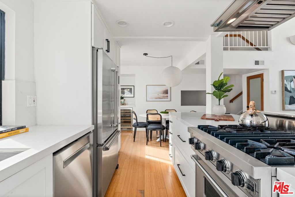 11 Mast Street B Property Photo 3