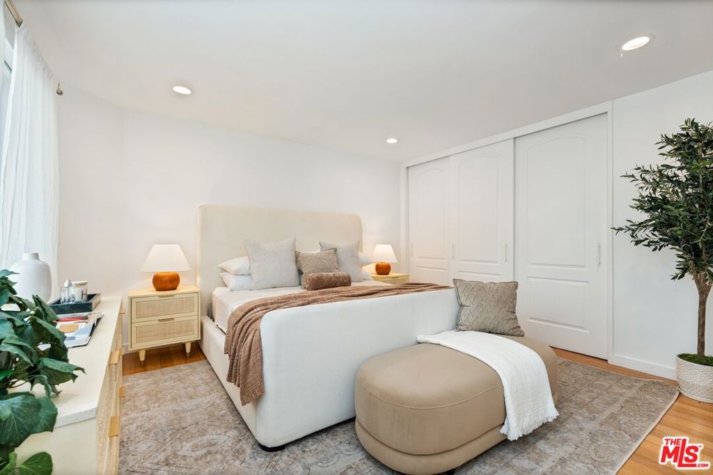 11 Mast Street B Property Photo 4