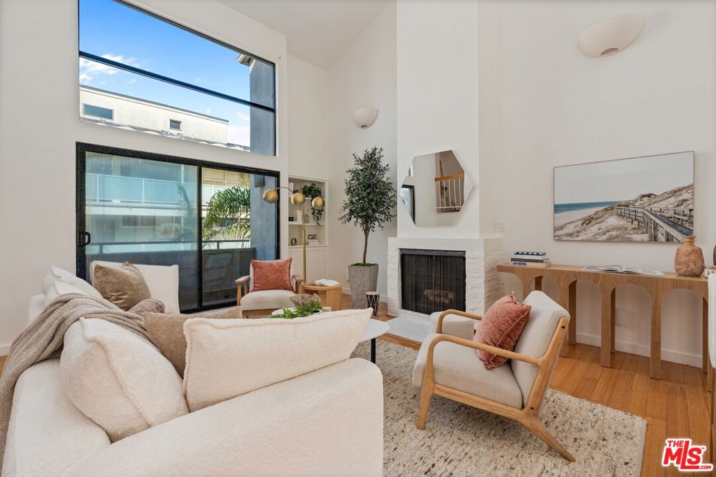 11 Mast Street B Property Photo 8