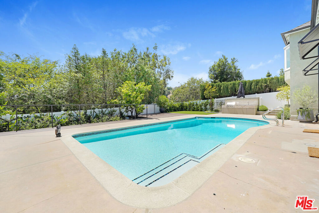 2383 Panorama Terrace Property Photo 1